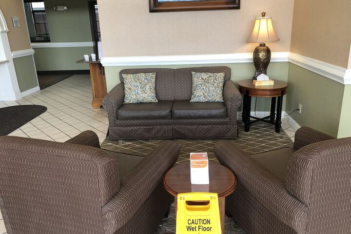 Quality Inn & Suites Somerset Downtown