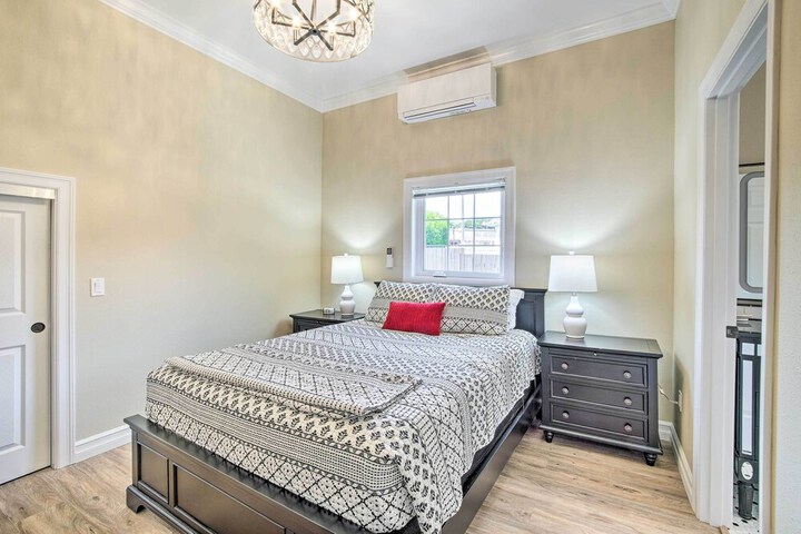 Renovated North Bend Cottage: Near Eateries!