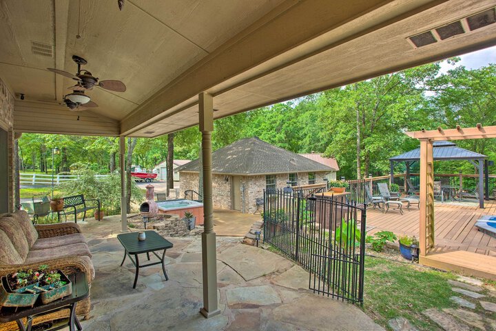 Happy Trails Hideout w / New Bunk House & Hot Tub!