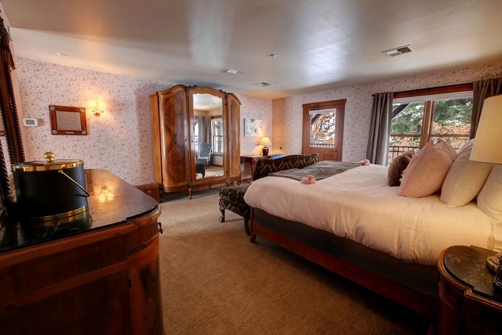 Room 30 of 87