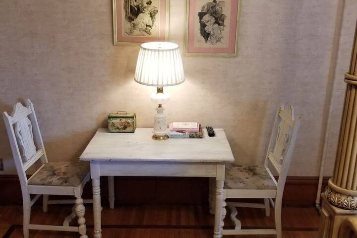 Room 13 of 74