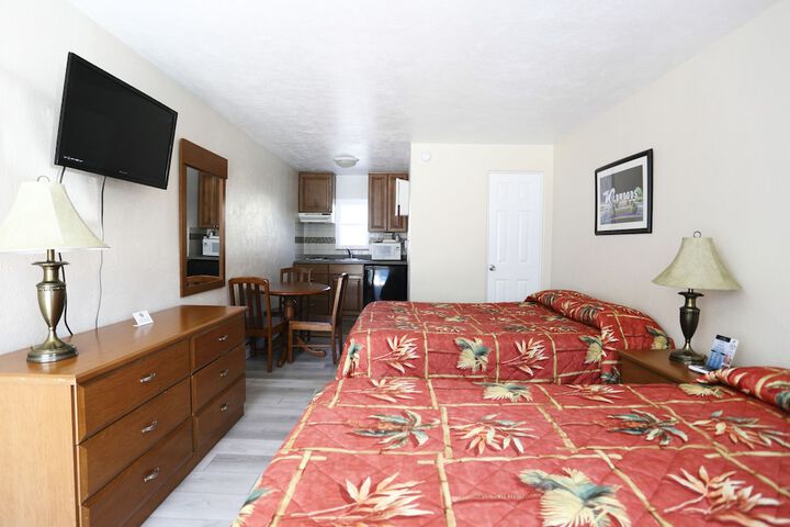 Room 32 of 38