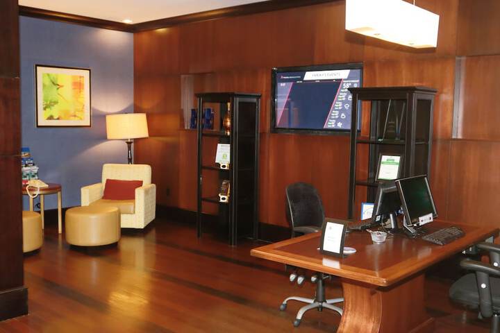 Business Center 47 of 49