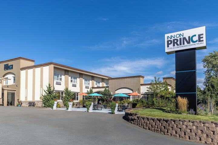 Hotel 2 of 71