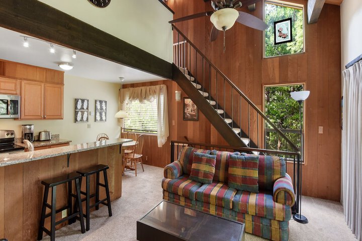 Enjoy Forest Views Retreat at Kingswood Village!