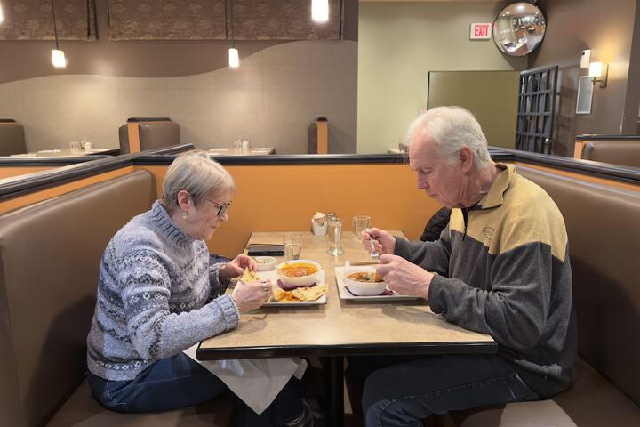 Dining 60 of 77