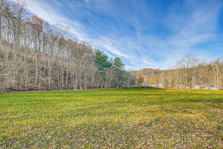 Stay & Play: West Virginia Country Home!