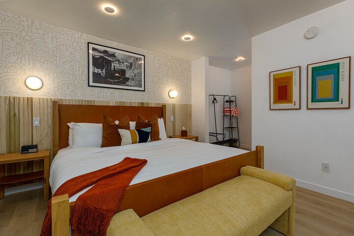 Room 56 of 105
