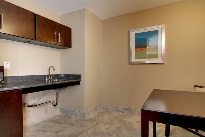 Holiday Inn Express & Suites Jackson Downtown - Coliseum by IHG