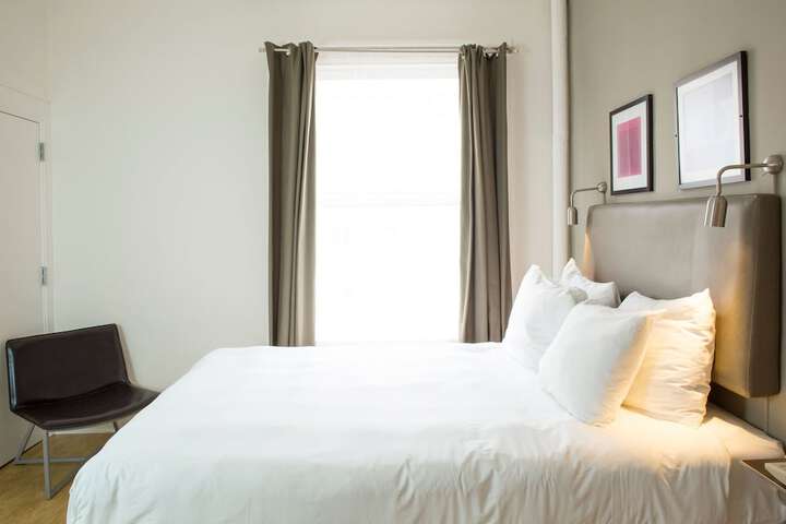 Room 16 of 40