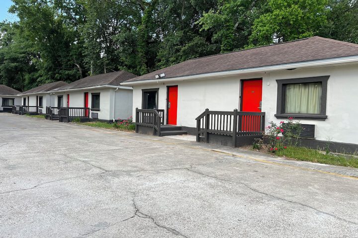 La Familia Stay Inn