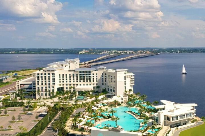 Sunseeker Resort Florida Gulf Coast Curio Collection Hilton
