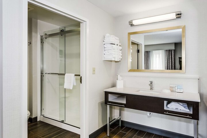 Hampton Inn & Suites Mobile- Downtown Historic District