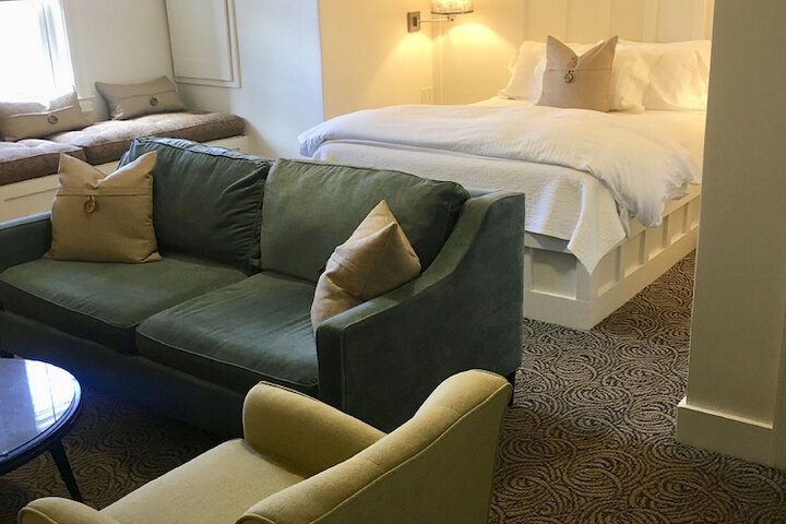 Room 34 of 62