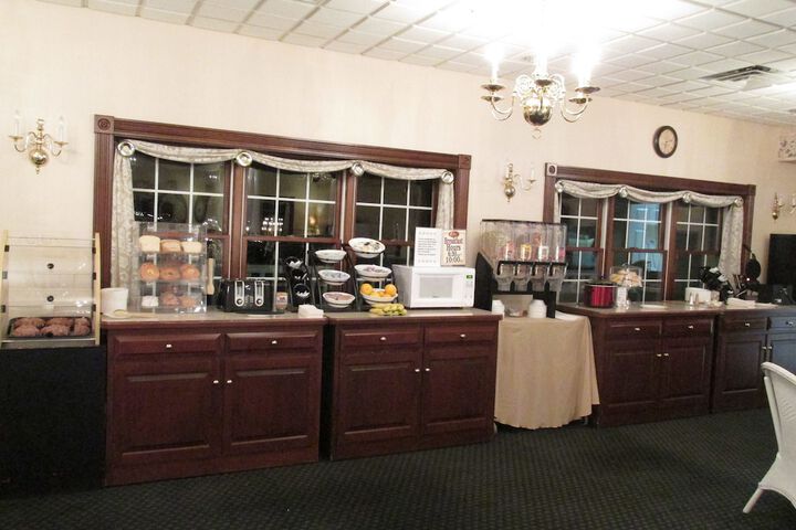 Breakfast/Coffee Service 19 of 28
