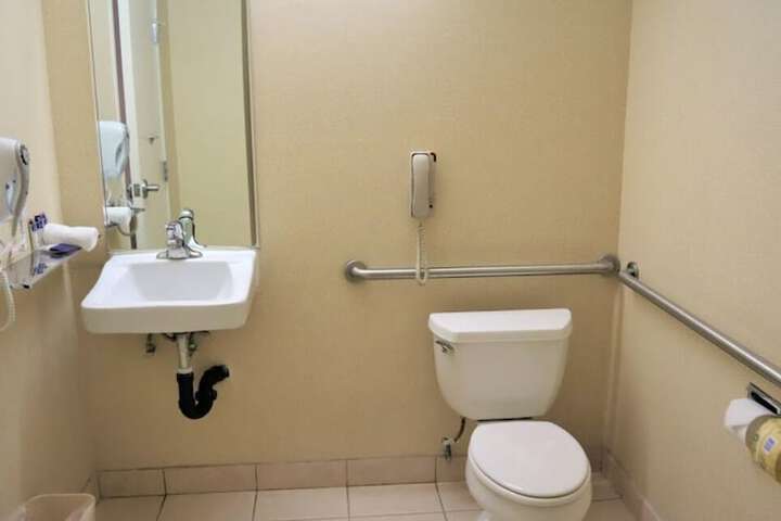 Room 15 of 19