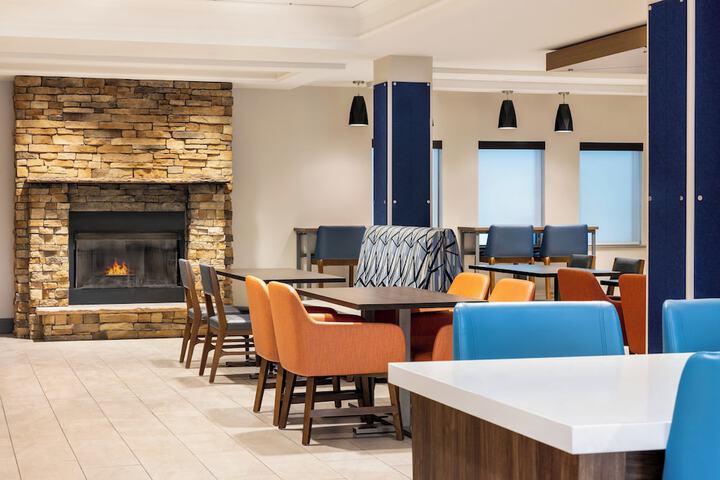 Holiday Inn Express & Suites Hagerstown by IHG