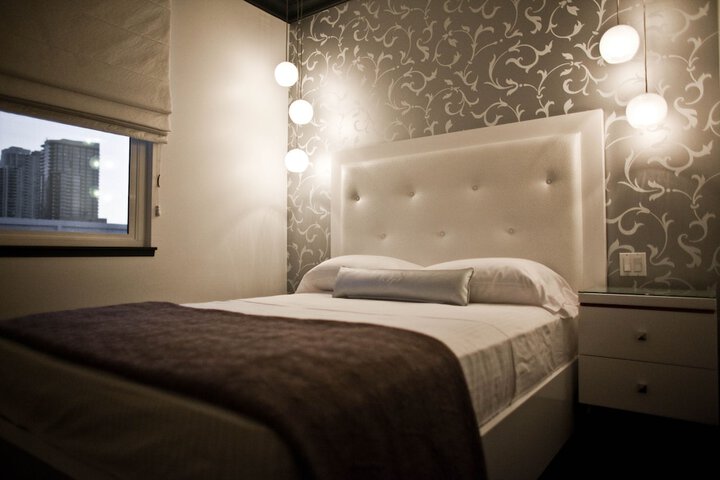 Room 11 of 34