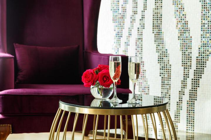 L Hotel