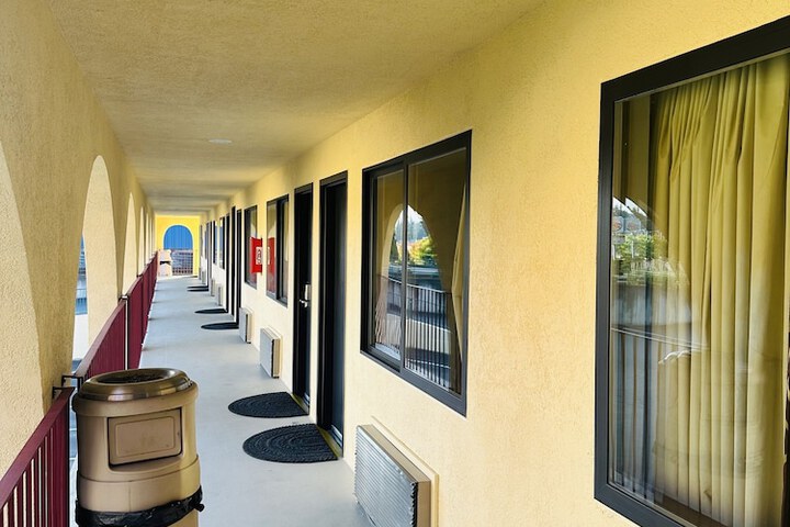 Hotel 5 of 128