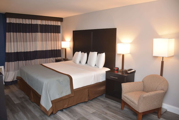 Room 10 of 36