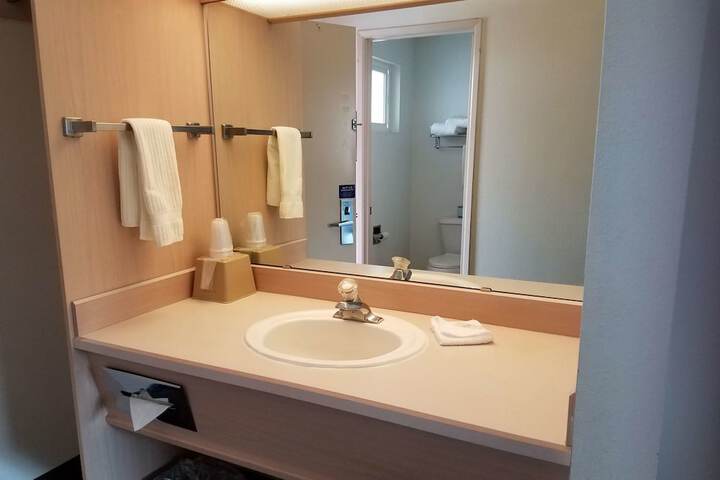 Room 44 of 46