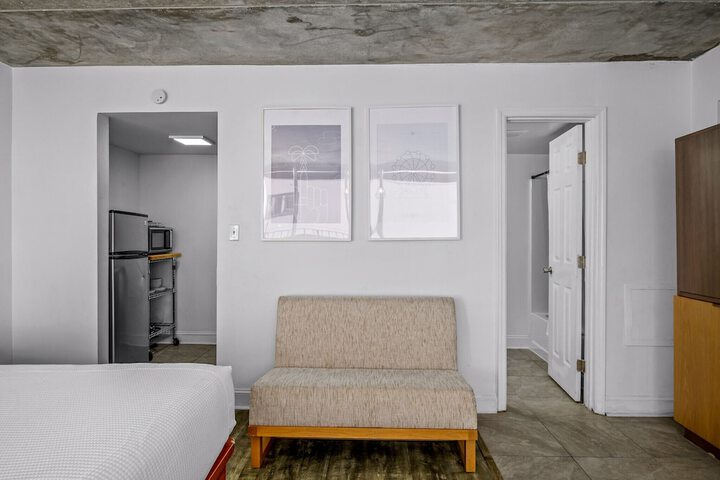 Room 39 of 77