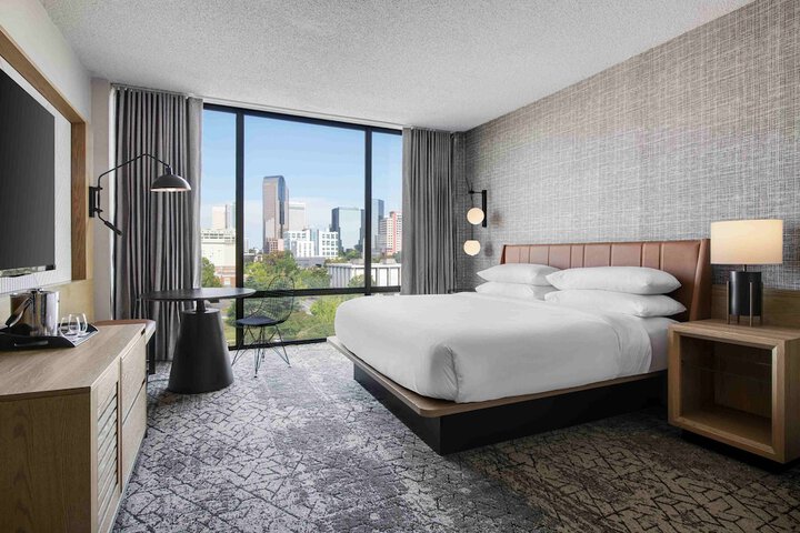 Sheraton Charlotte Hotel