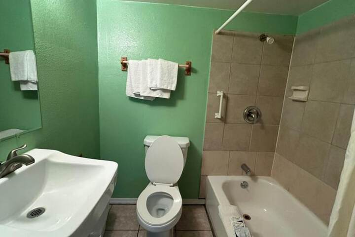 Room 43 of 64