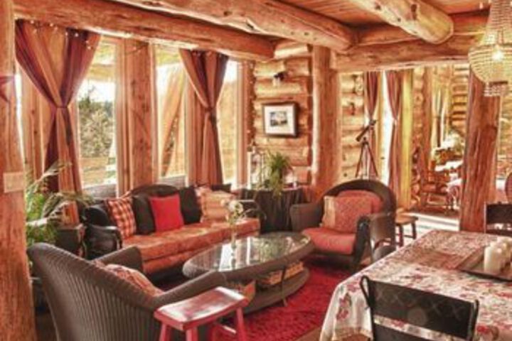 Bigfoot Lodge B & B