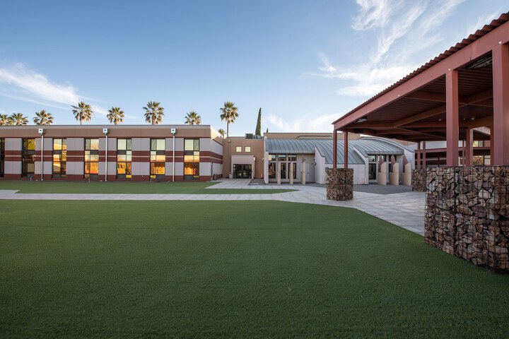 Hotel Exterior 52 of 56