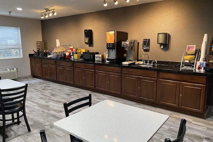 Breakfast/Coffee Service 38 of 43