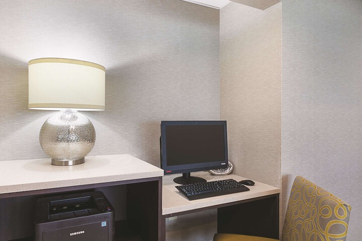 Business Center 39 of 39