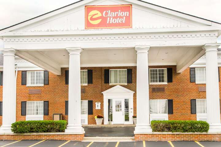Hotel 2 of 131