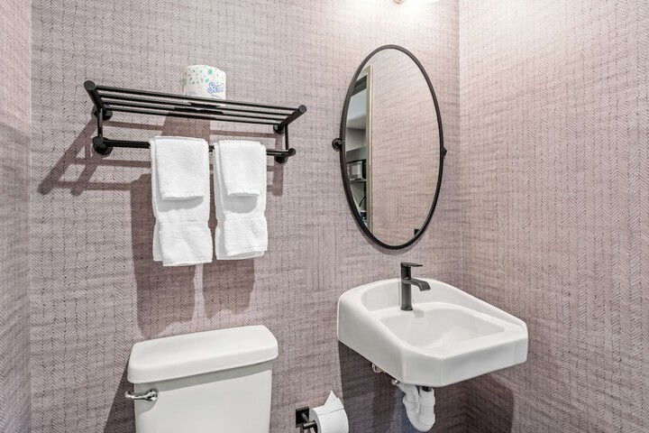 Beacon Suites Hotel