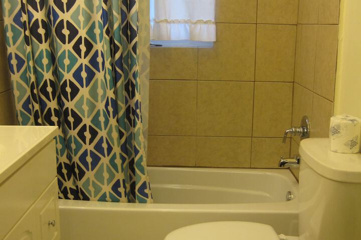 Room 26 of 43