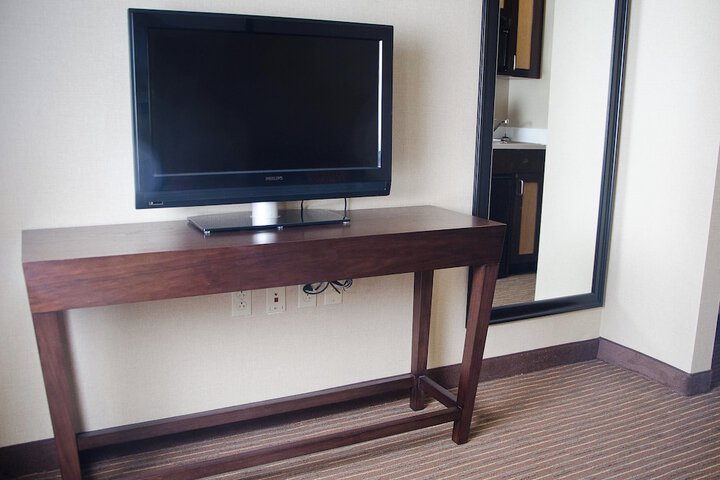 Holiday Inn Express Hotel & Suites Watertown-Thousand Island by IHG