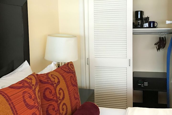 Room 44 of 108