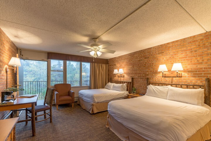 Room 32 of 59