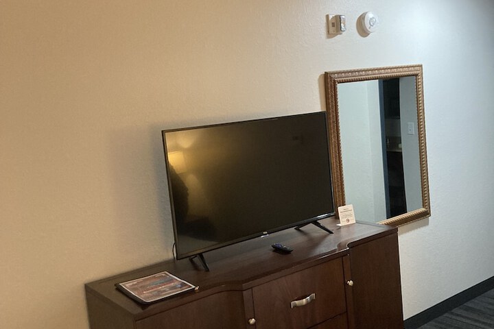 Room 3 of 18