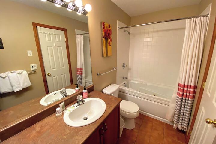 V3 Gorgeous Ski-in Mountain View Townhouse With Amazing Views in Bretton Woods