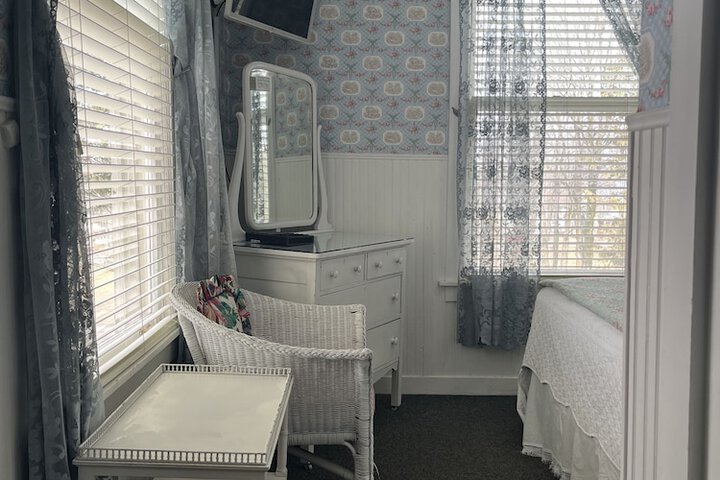 Room 145 of 162