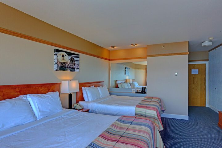 Room 43 of 183