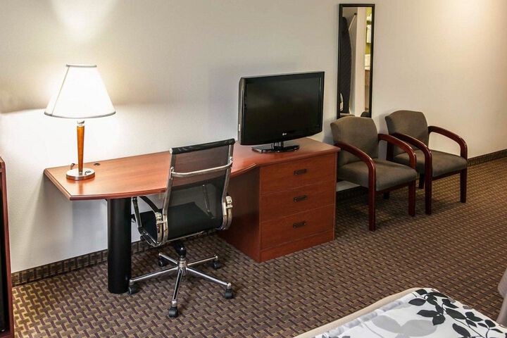 Room 19 of 48