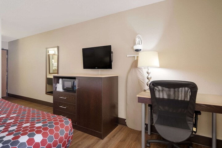 Room 18 of 36