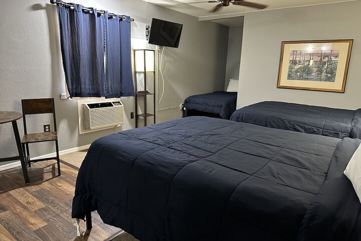 Room 33 of 50