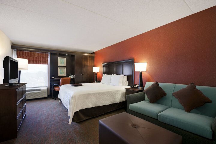 Room 16 of 28