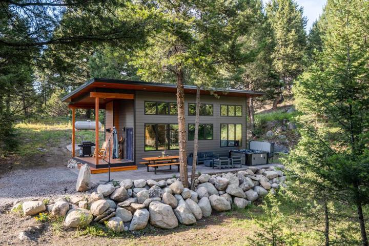 Granite Moose Hideaway Cabin