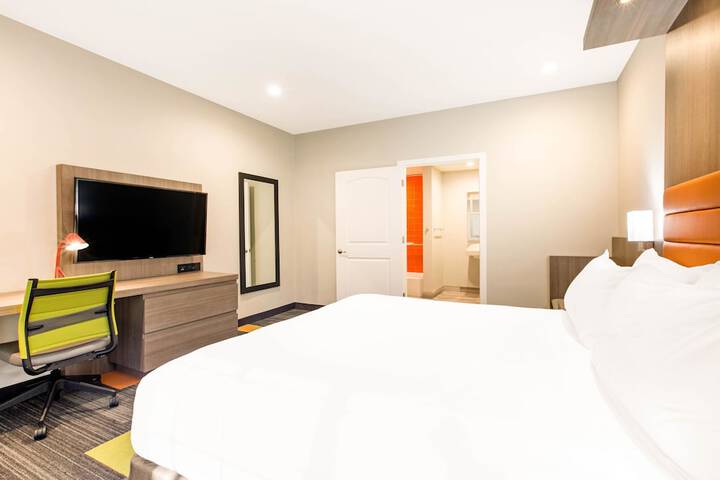 Room 4 of 52
