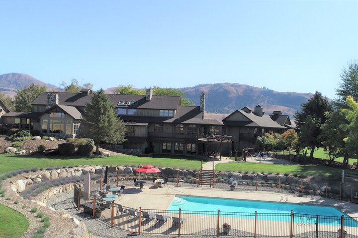 Casia Lodge and Ranch
